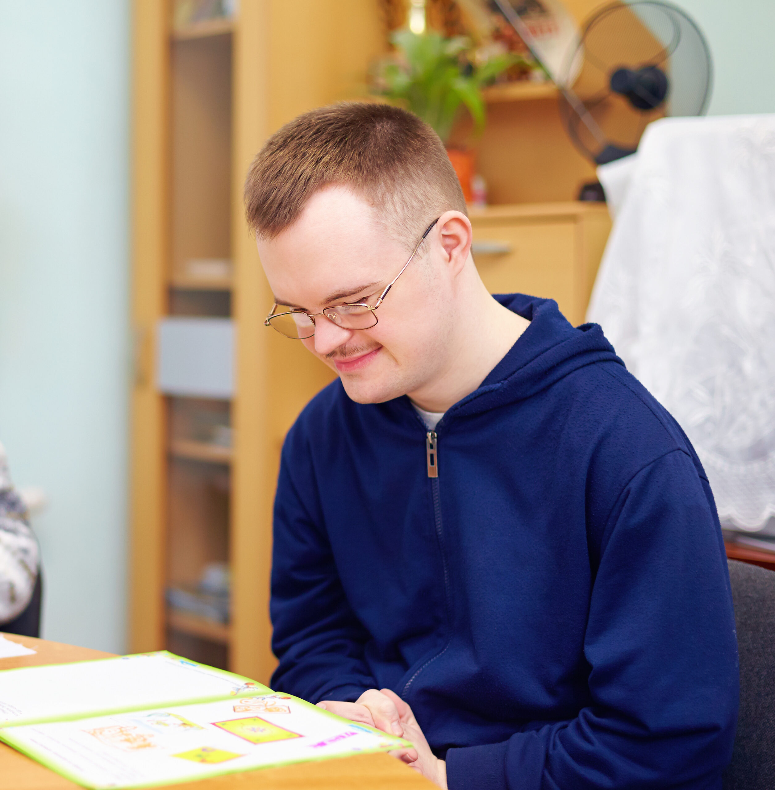 Young,Adult,Man,Engages,In,Self,Study,,In,Rehabilitation,Center